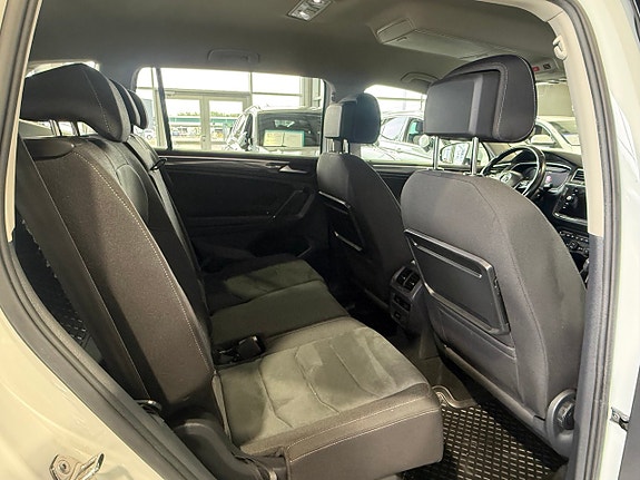 Volkswagen Tiguan Allspace 15 of 27