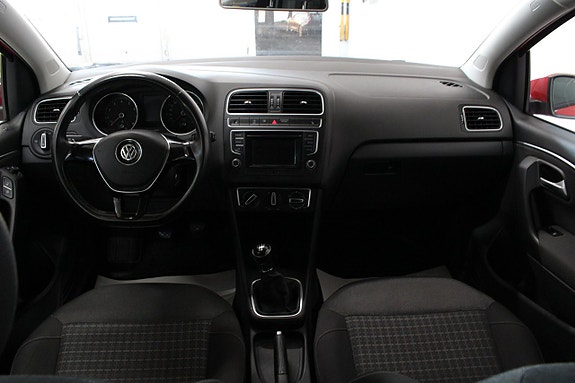 Volkswagen Polo 10 of 21