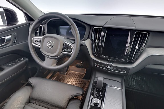 Volvo XC60 8 of 17