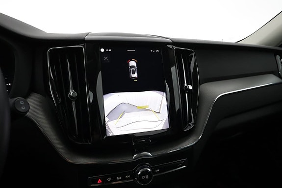 Volvo XC60 13 of 17