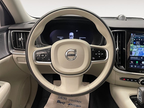 Volvo V60 13 of 26