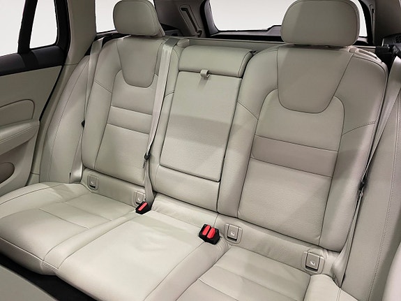 Volvo V60 14 of 26