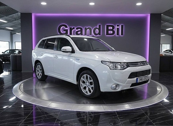 Mitsubishi Outlander 2 of 14
