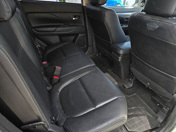 Mitsubishi Outlander 7 of 14