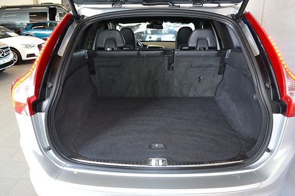 Volvo XC60 11 of 13