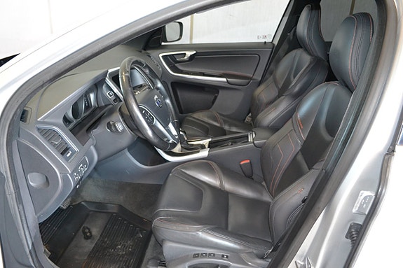 Volvo XC60 4 of 13