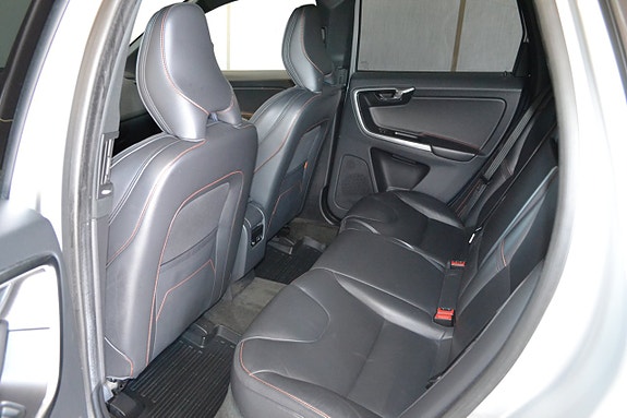 Volvo XC60 8 of 13