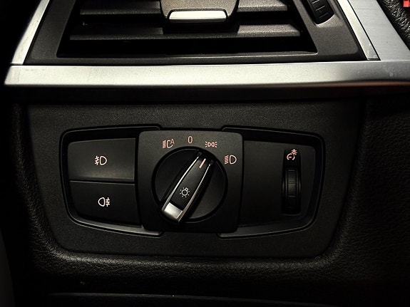 BMW 320d 26 of 29