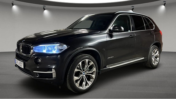 BMW X5 2 of 11