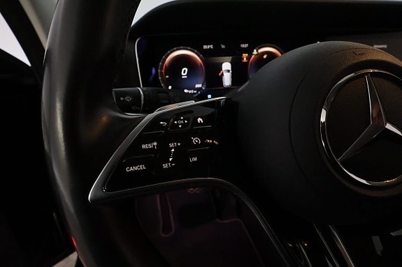 Mercedes-Benz E300 18 of 30