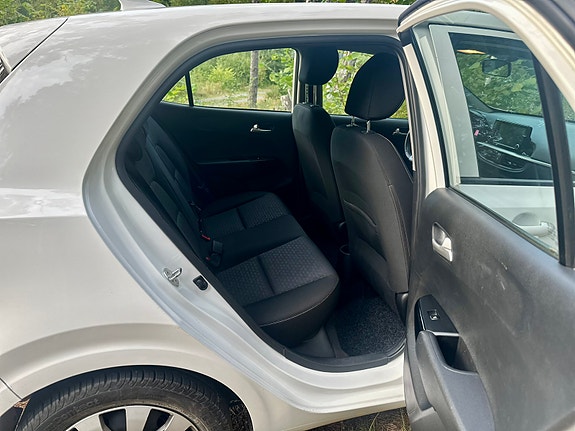 Kia Picanto 15 of 18