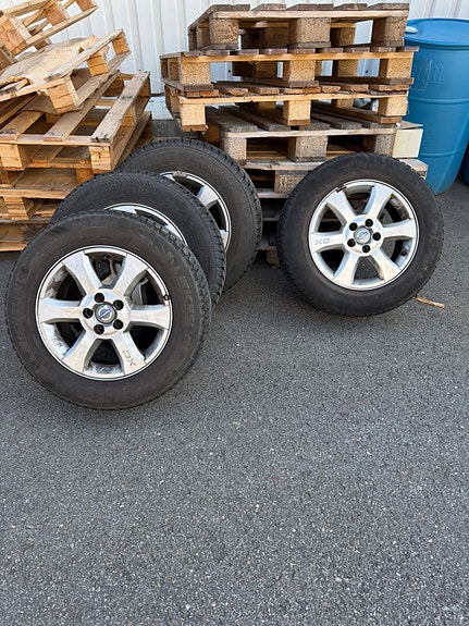 Volvo XC70 8 of 10