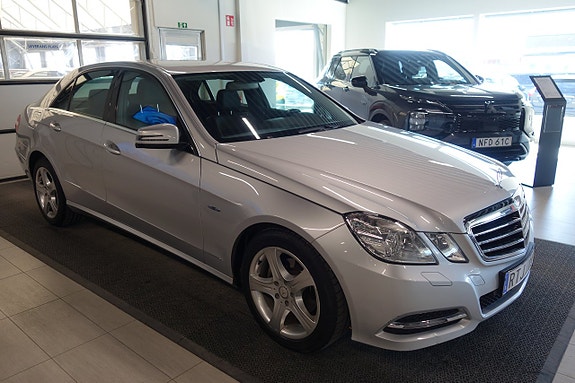 Mercedes-Benz E200 2 of 6