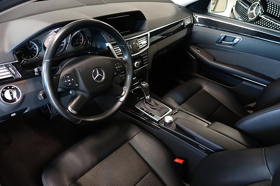 Mercedes-Benz E200 5 of 6