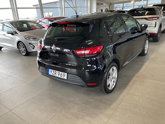Renault Clio 2 of 5
