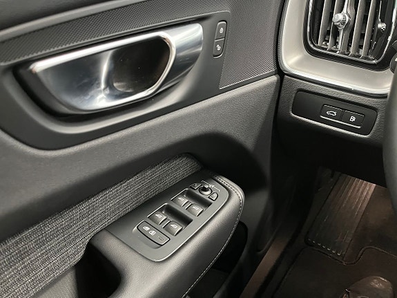 Volvo XC60 13 of 19