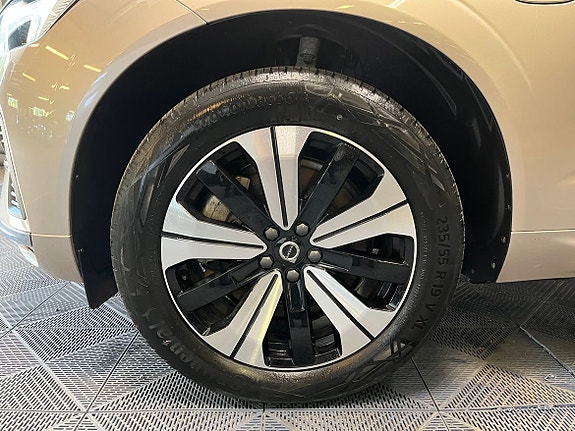Volvo XC60 11 of 19