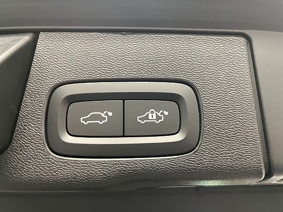 Volvo XC60 7 of 19