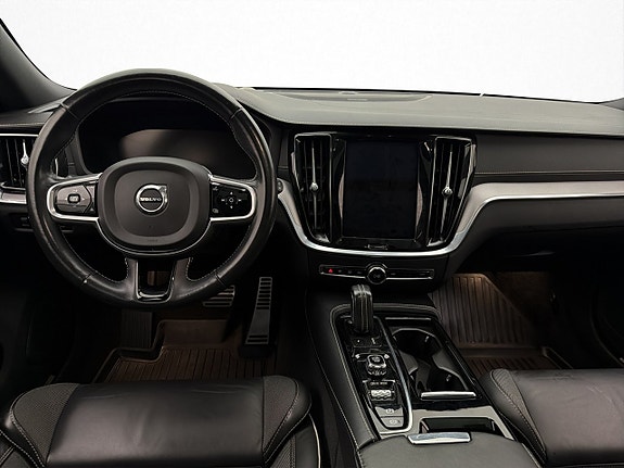 Volvo V60 11 of 30