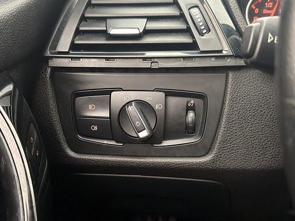 BMW 320d 13 of 28