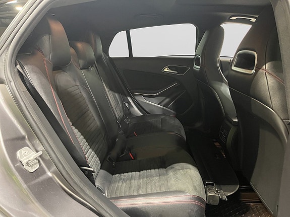Mercedes-Benz CLA200 12 of 22