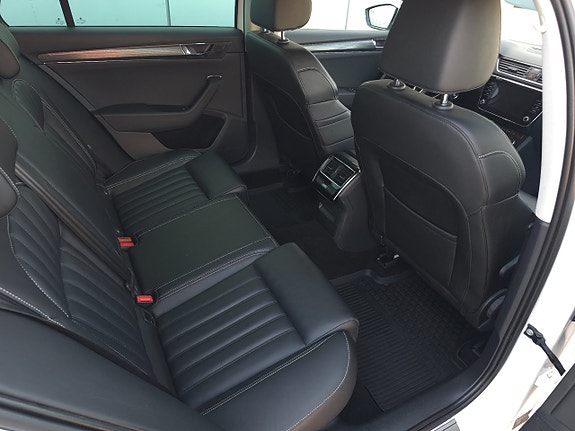 Skoda Superb 10 of 14