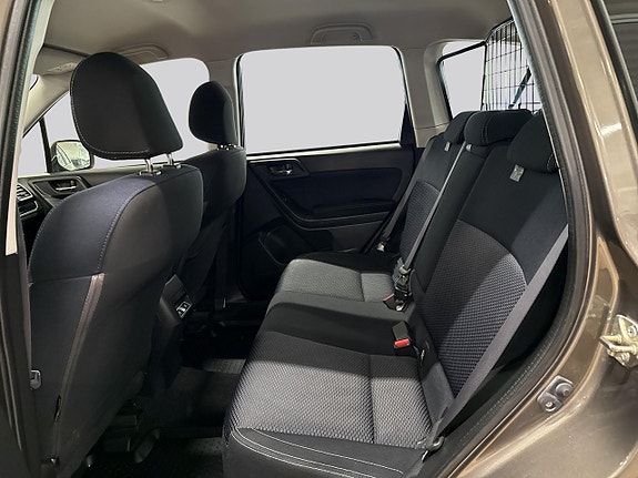 Subaru Forester 9 of 17