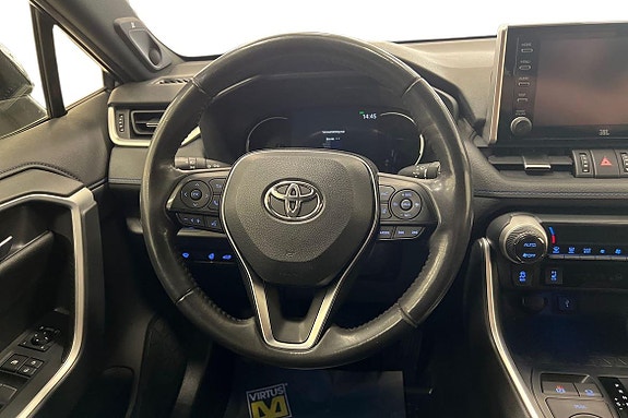 Toyota RAV4 11 of 21
