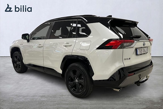 Toyota RAV4 2 of 21
