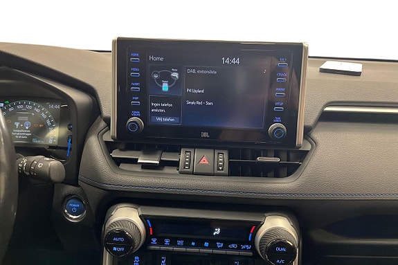Toyota RAV4 10 of 21
