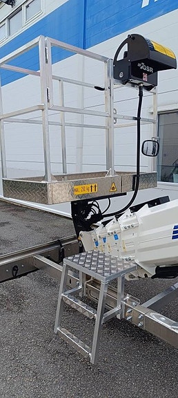 GSR 270T skylift bilmonterad på Mercedes Sprinter 3 of 6