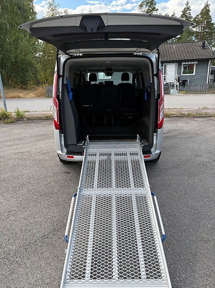 Ford Tourneo Custom 9 of 10