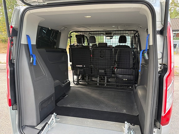 Ford Tourneo Custom 10 of 10