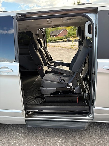 Ford Tourneo Custom 7 of 10