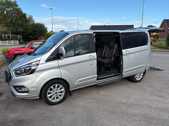 Ford Tourneo Custom 6 of 10