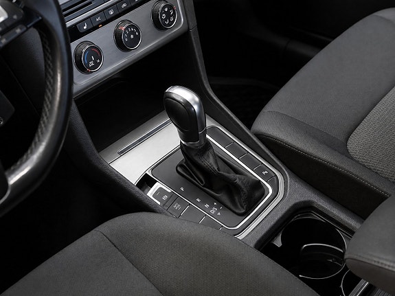 Volkswagen Golf Sportsvan 14 of 22