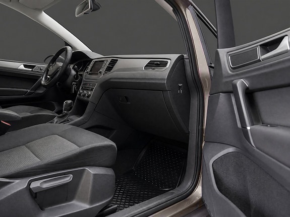 Volkswagen Golf Sportsvan 16 of 22