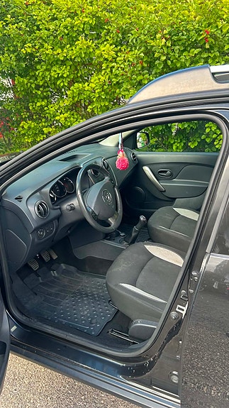 Dacia Sandero Stepway 4 of 9