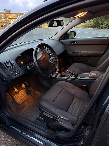 Volvo V50 3 of 9