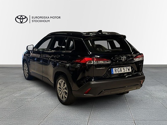 Toyota Corolla Cross 2 of 13