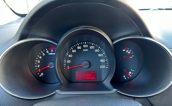Kia Picanto 11 of 14