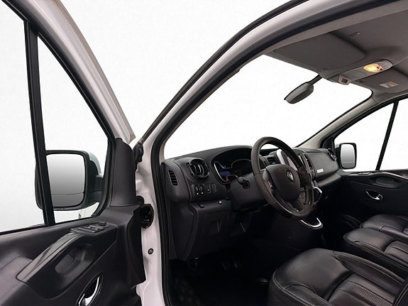 Renault Trafic 13 of 30