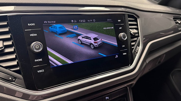Volkswagen T-Roc 13 of 21