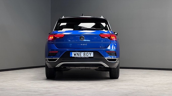 Volkswagen T-Roc 21 of 21