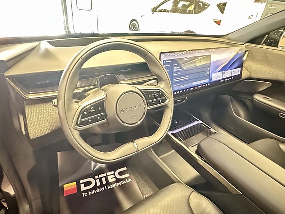 Mazda CX-6e 8 of 11