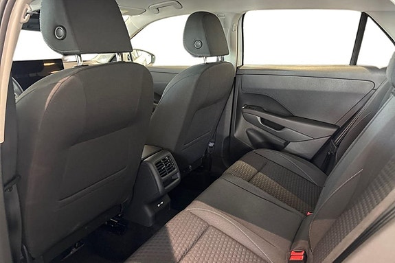 Volkswagen T-Roc 21 of 23