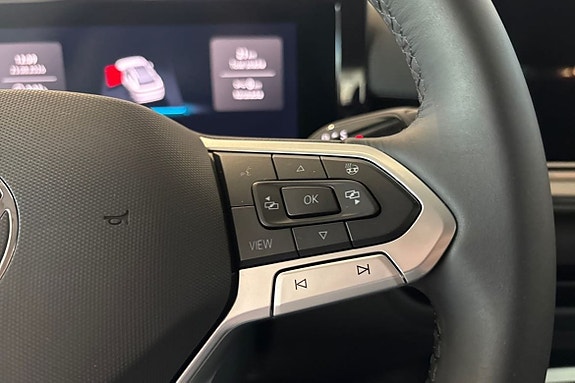 Volkswagen T-Roc 13 of 23