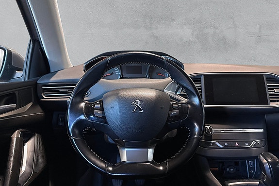 Peugeot 308 SW 14 of 17