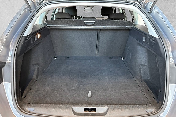 Peugeot 308 SW 17 of 17