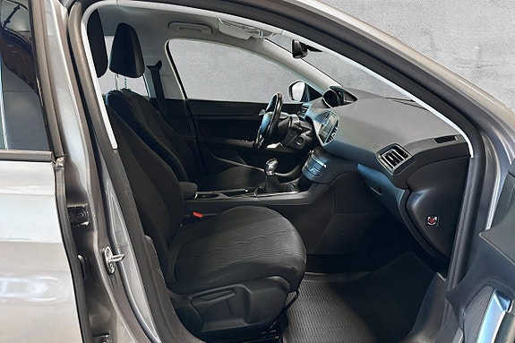 Peugeot 308 SW 16 of 17